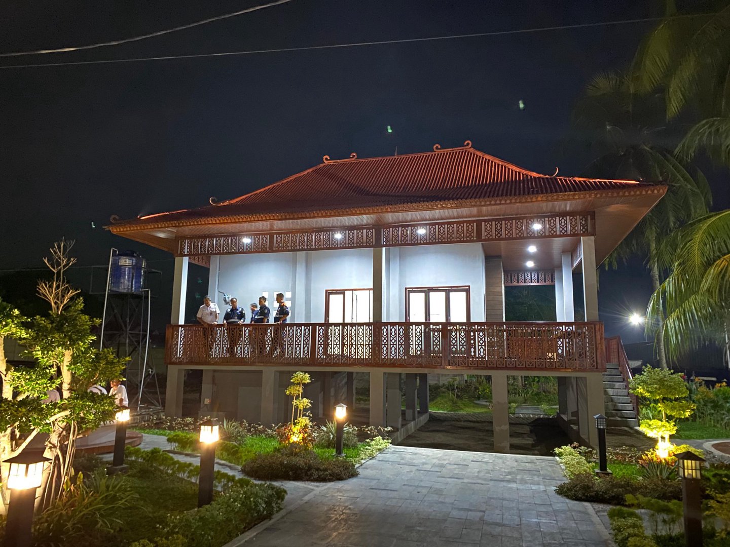 Gallery image